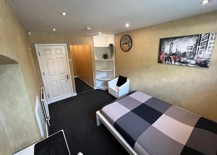 Beddington Park Lodge East